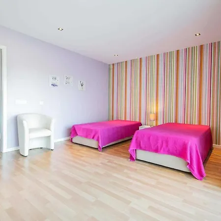 Sleeps 8 Air Con Wifi 빌라 Galvana